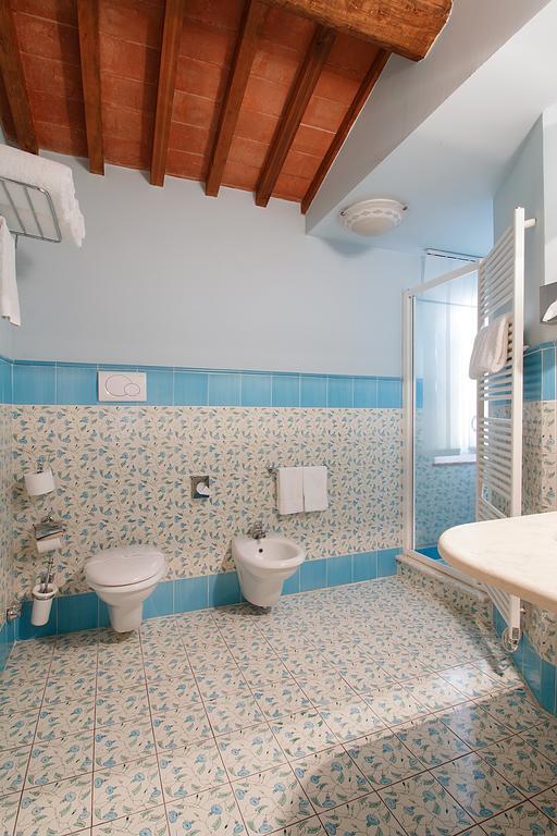 Borgo Sant'Ippolito Country Hotel Ginestra Fiorentina Rum bild