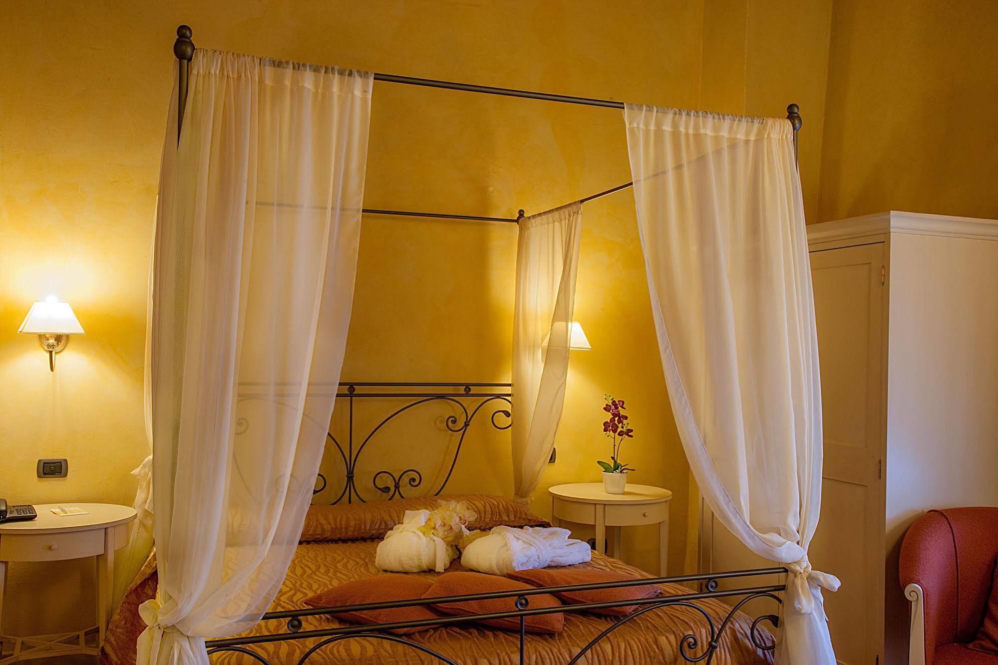 Borgo Sant'Ippolito Country Hotel Ginestra Fiorentina Exteriör bild